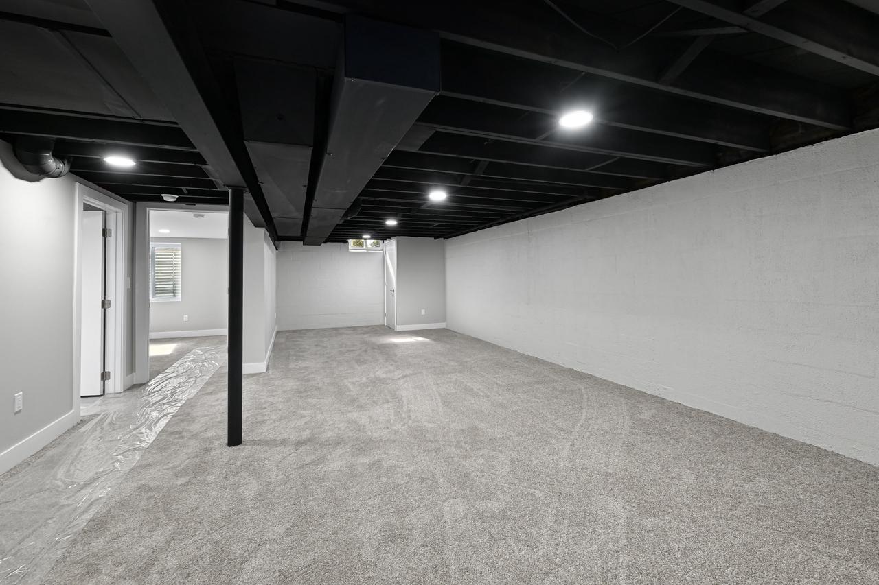 11446 North Glenwood DRIVE