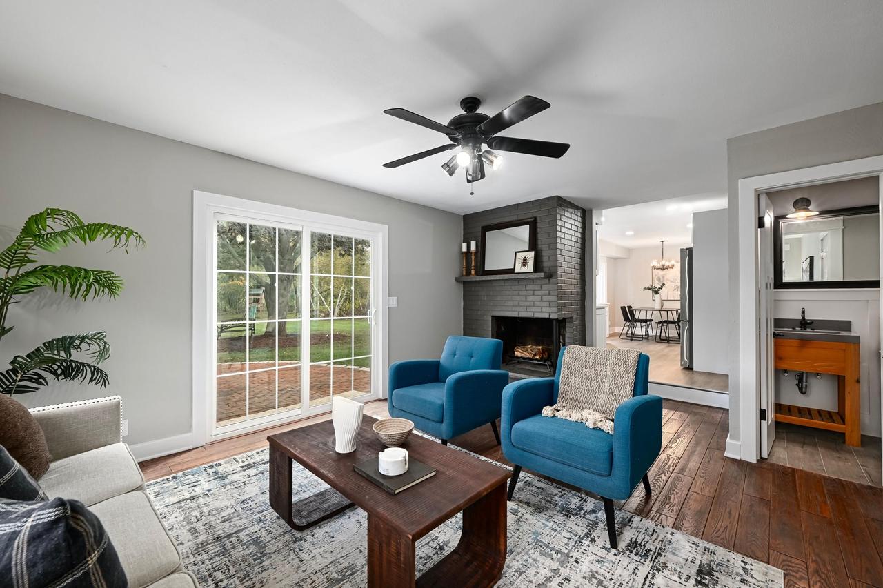 11446 North Glenwood DRIVE