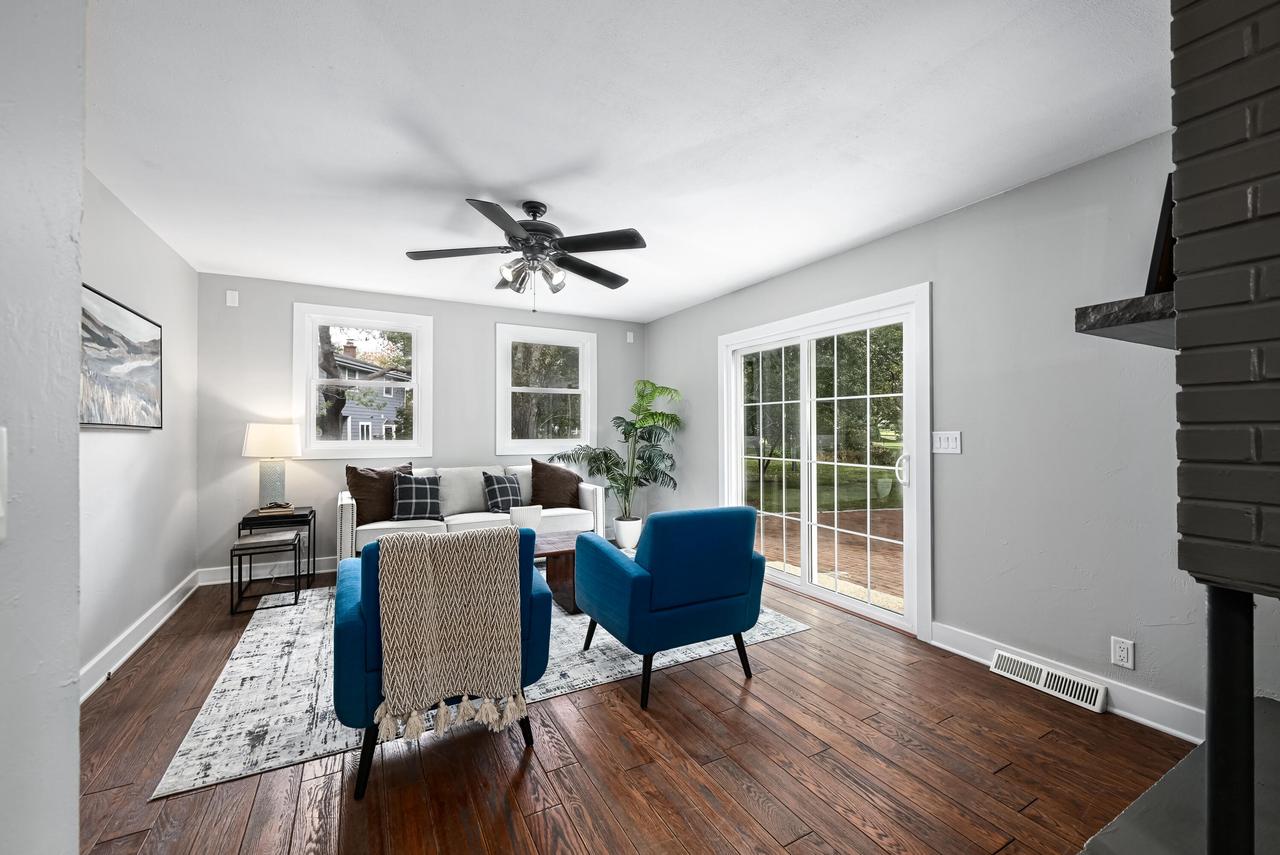 11446 North Glenwood DRIVE