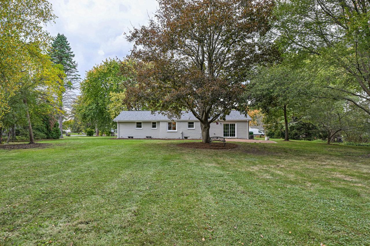 11446 North Glenwood DRIVE