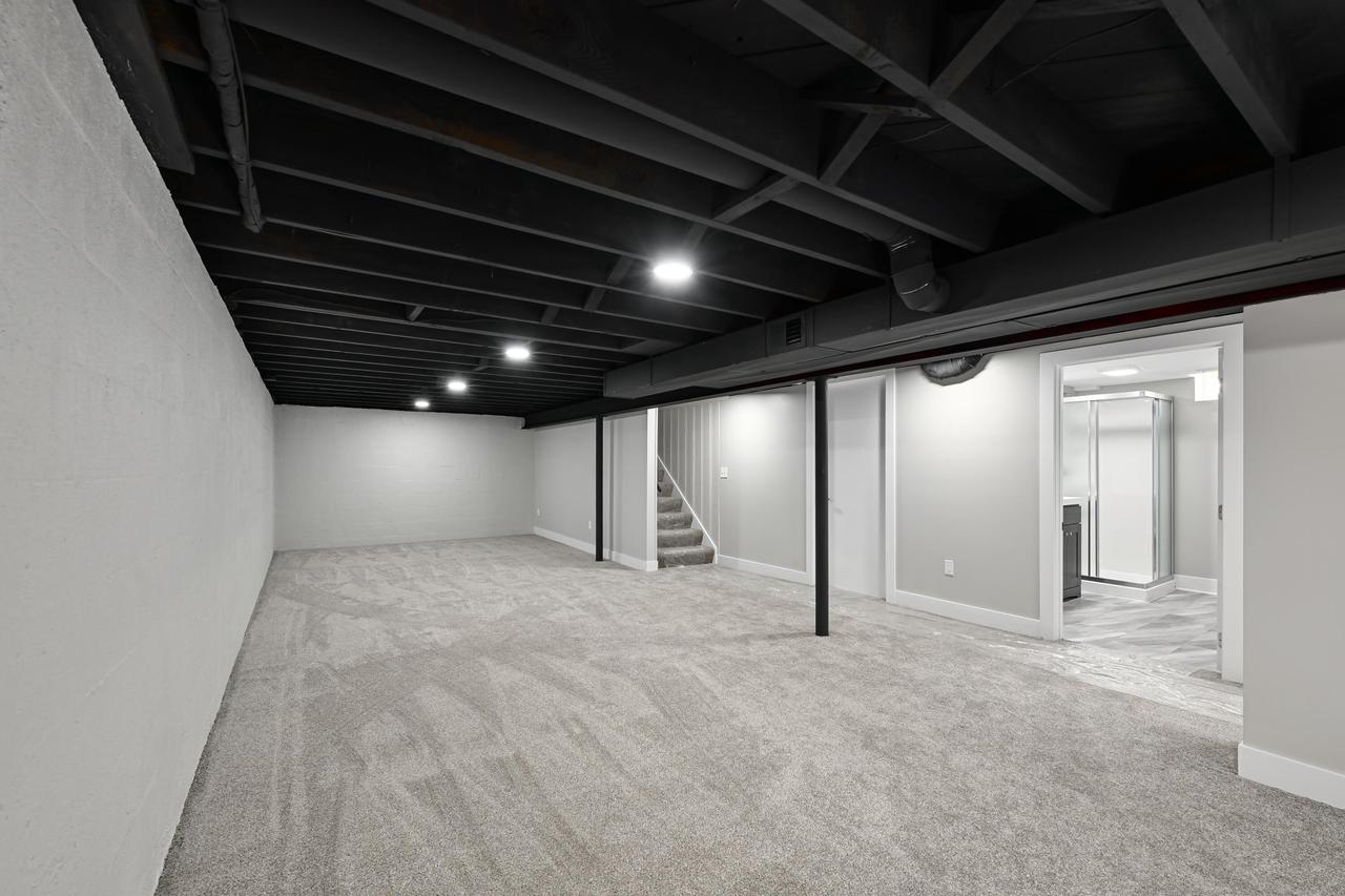 11446 North Glenwood DRIVE