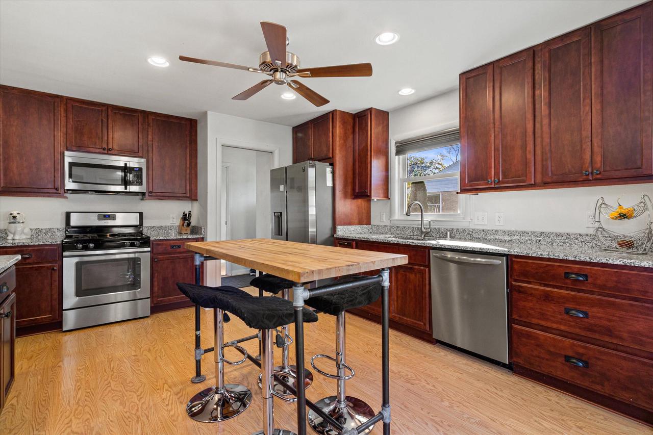 5423 North Lydell AVENUE