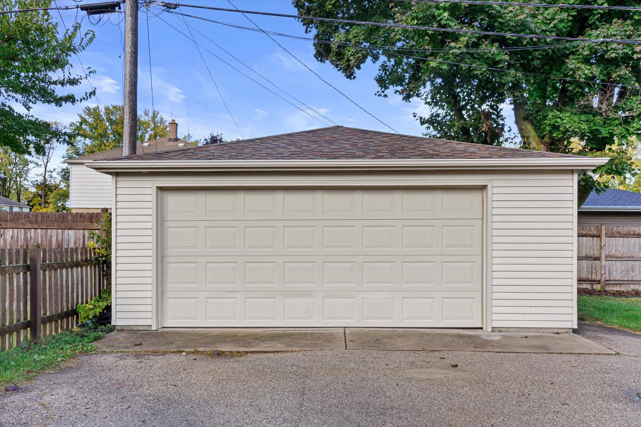 5423 North Lydell AVENUE