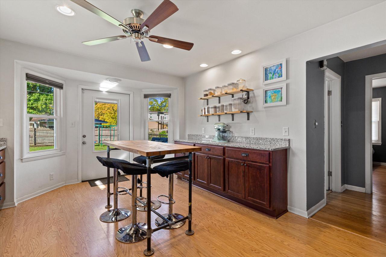 5423 North Lydell AVENUE