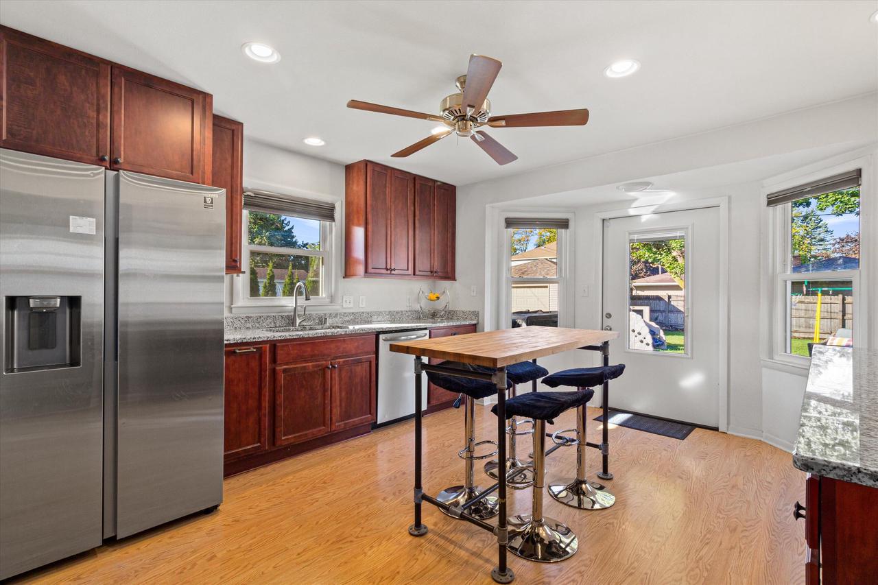 5423 North Lydell AVENUE