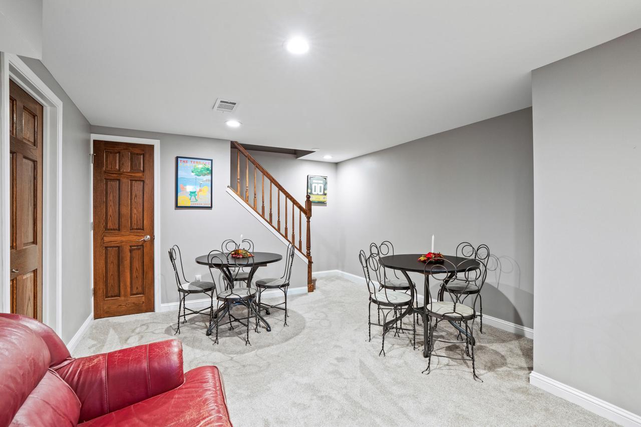 3315 South 121st STREET