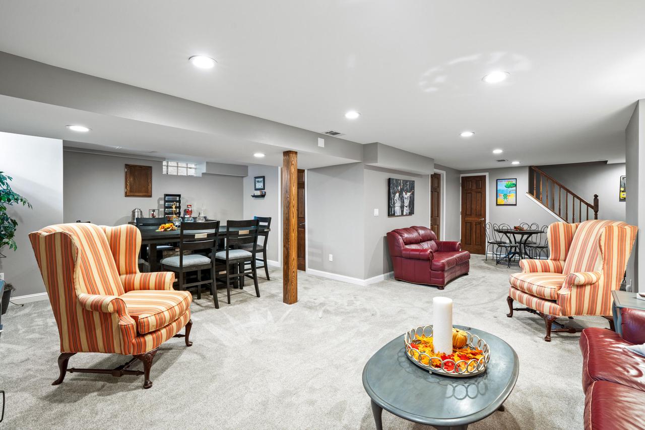 3315 South 121st STREET