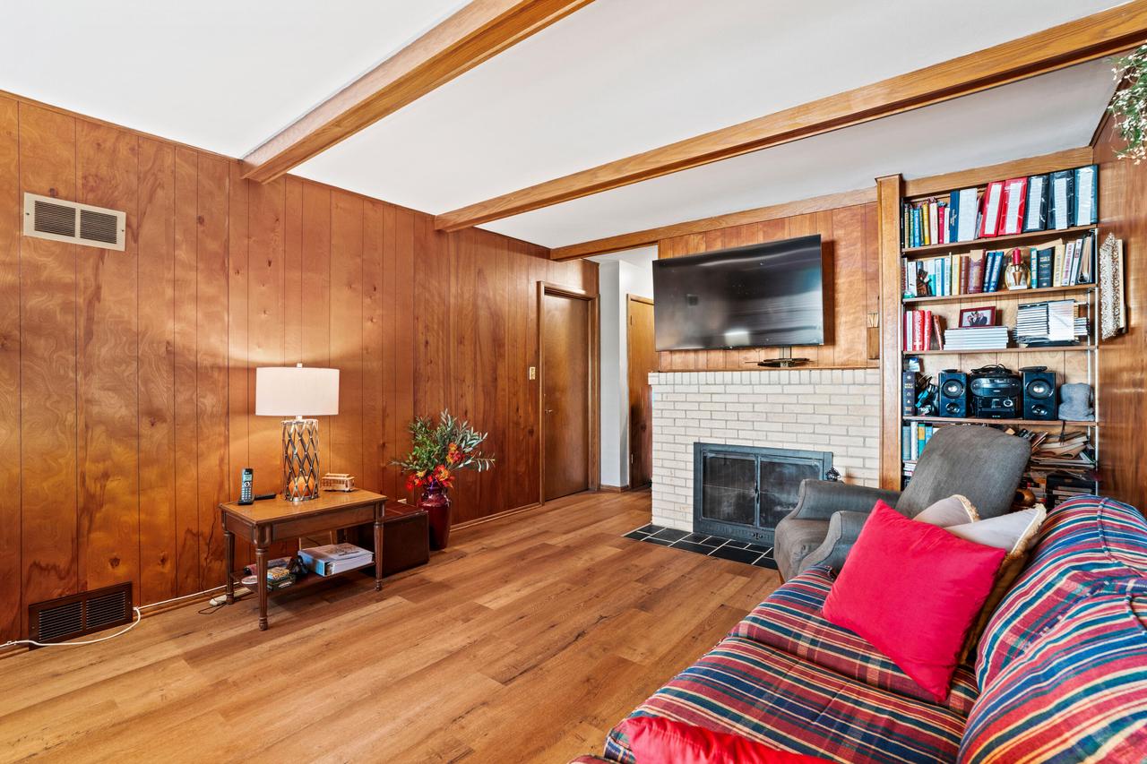 3315 South 121st STREET