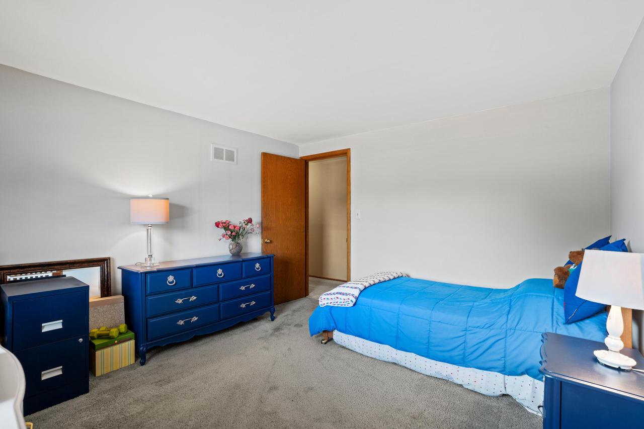 3315 South 121st STREET