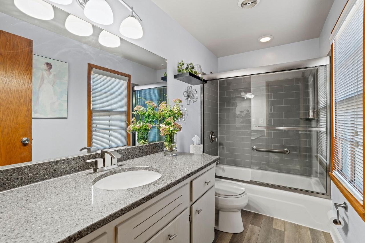 3315 South 121st STREET