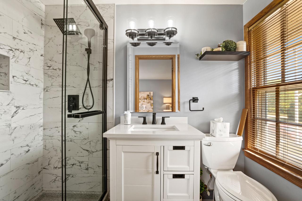 3315 South 121st STREET