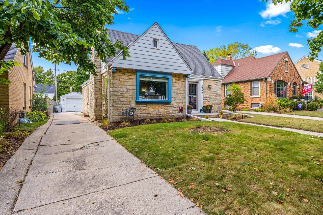 2909 North 68th STREET