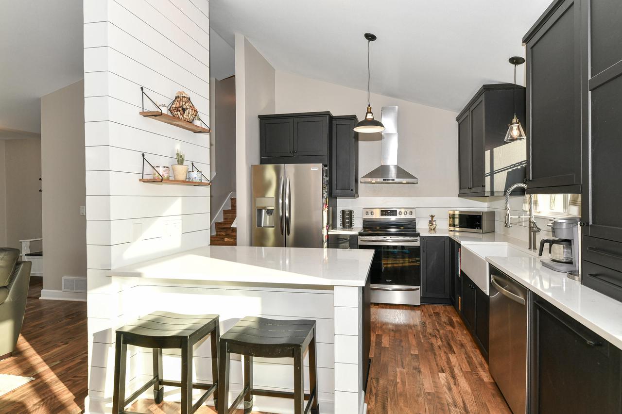 3615 Applewood DRIVE