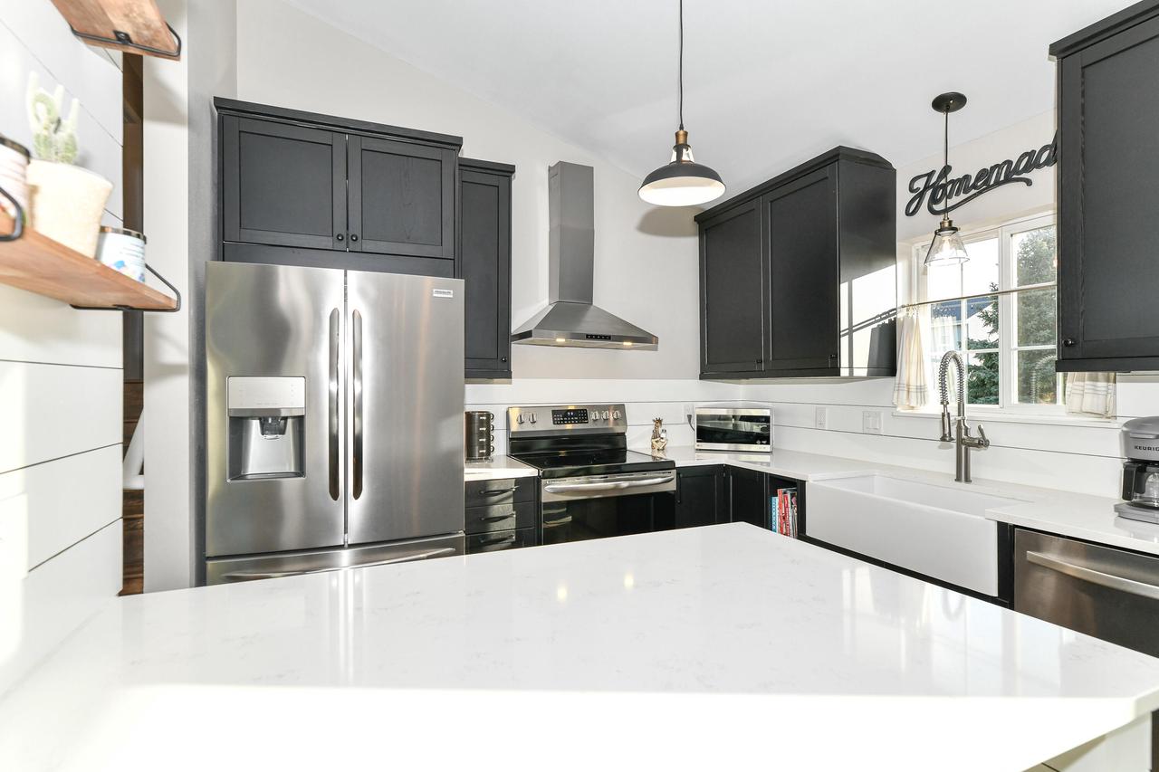 3615 Applewood DRIVE