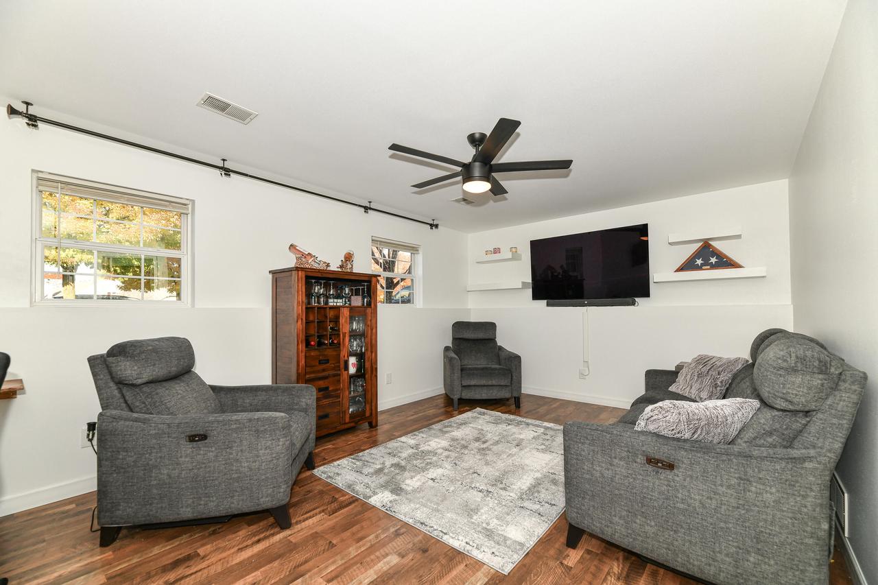 3615 Applewood DRIVE