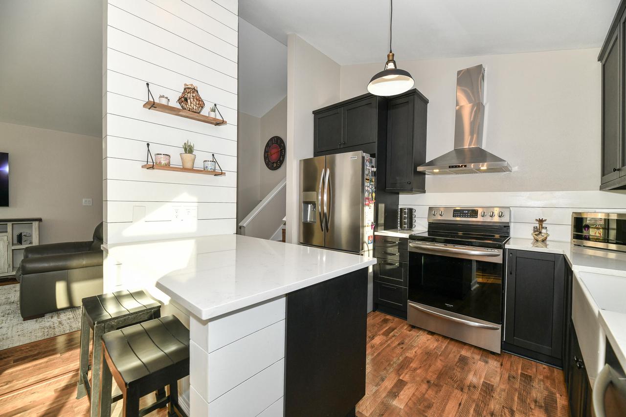 3615 Applewood DRIVE