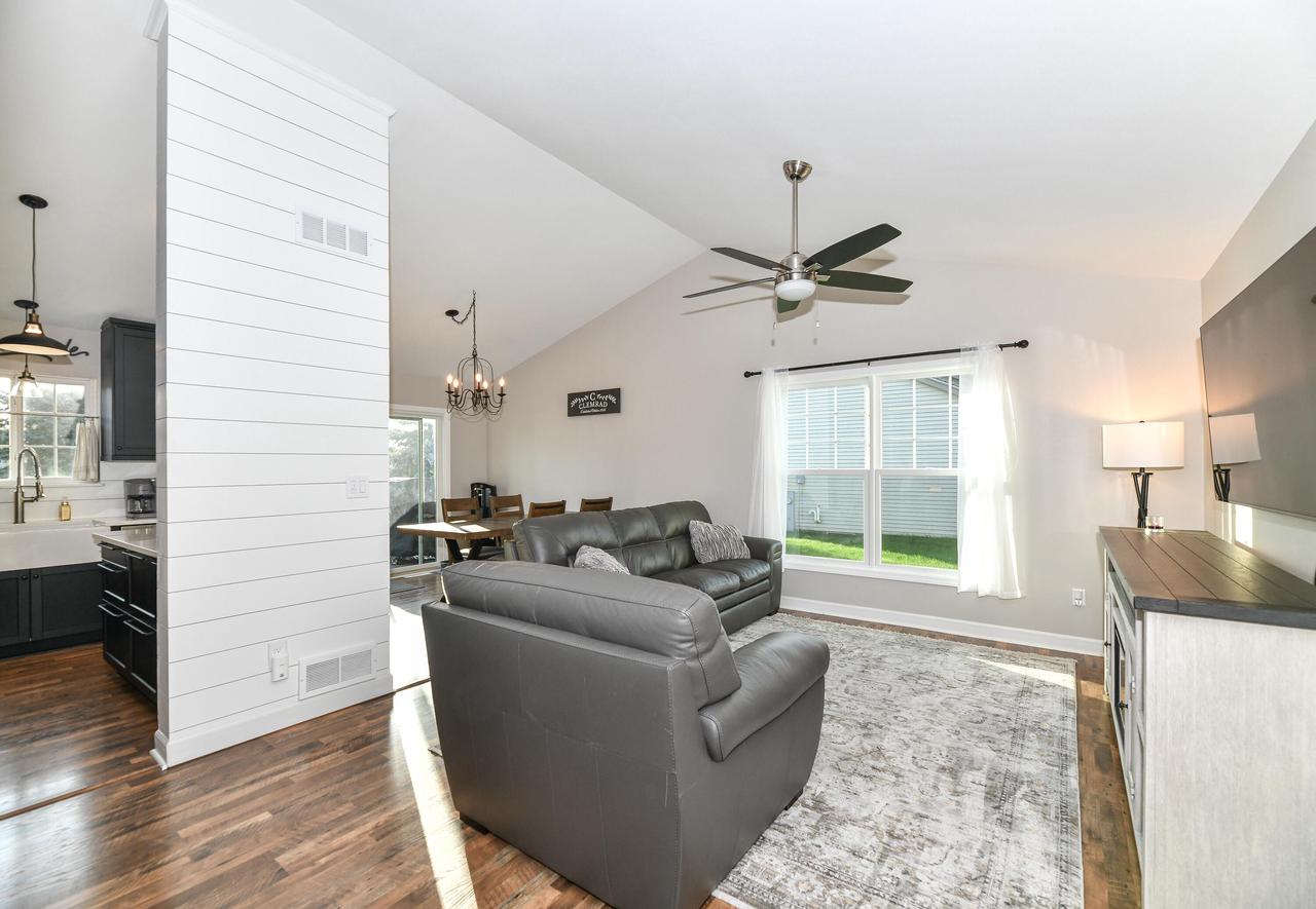 3615 Applewood DRIVE