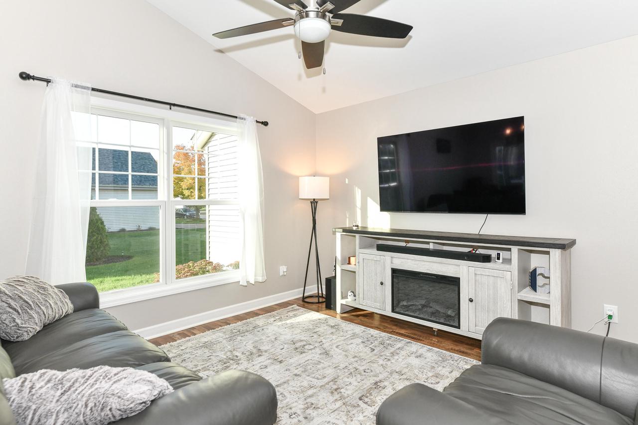 3615 Applewood DRIVE