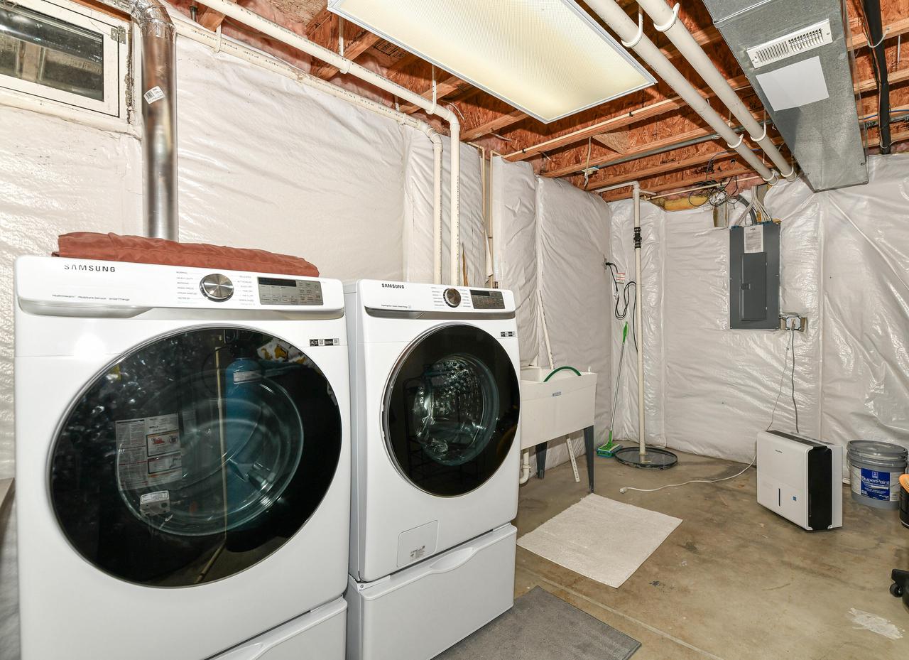 3615 Applewood DRIVE