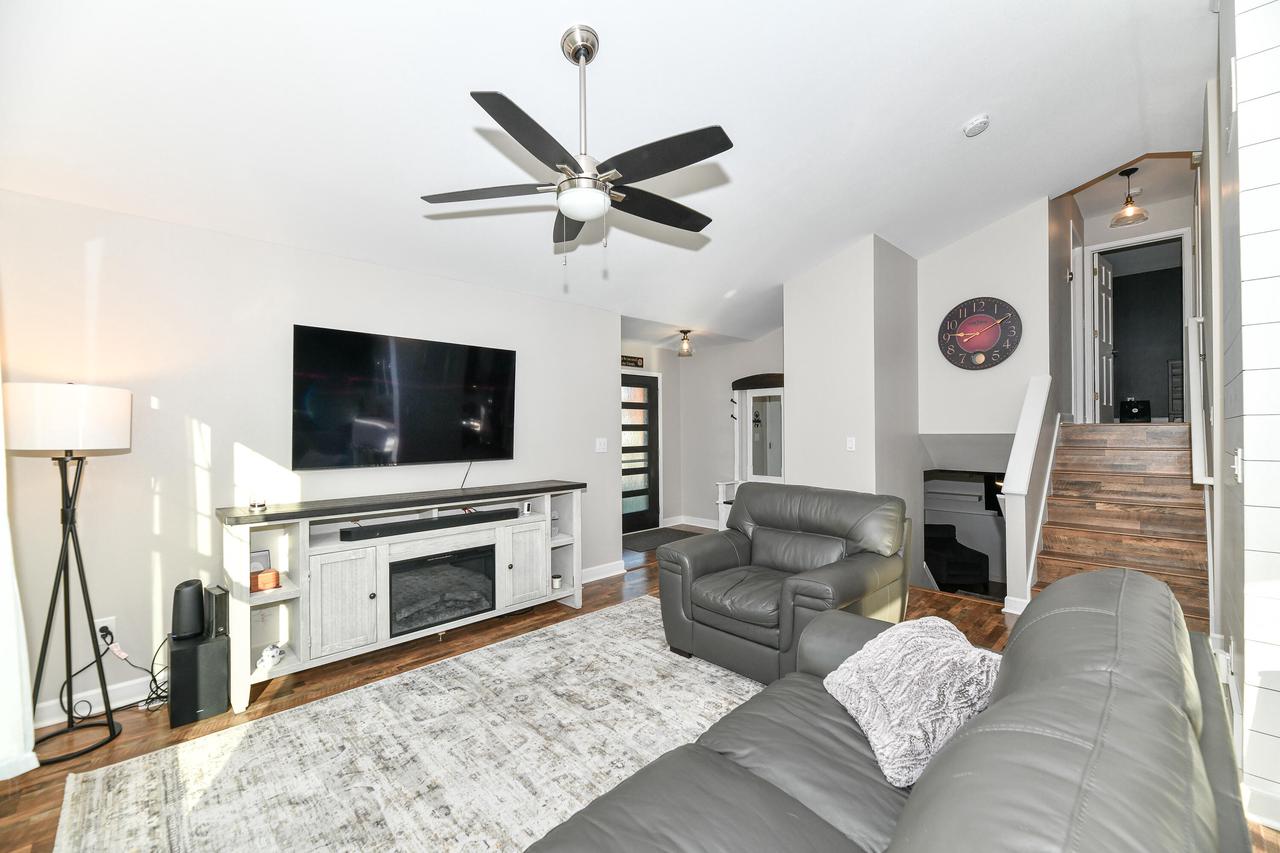 3615 Applewood DRIVE