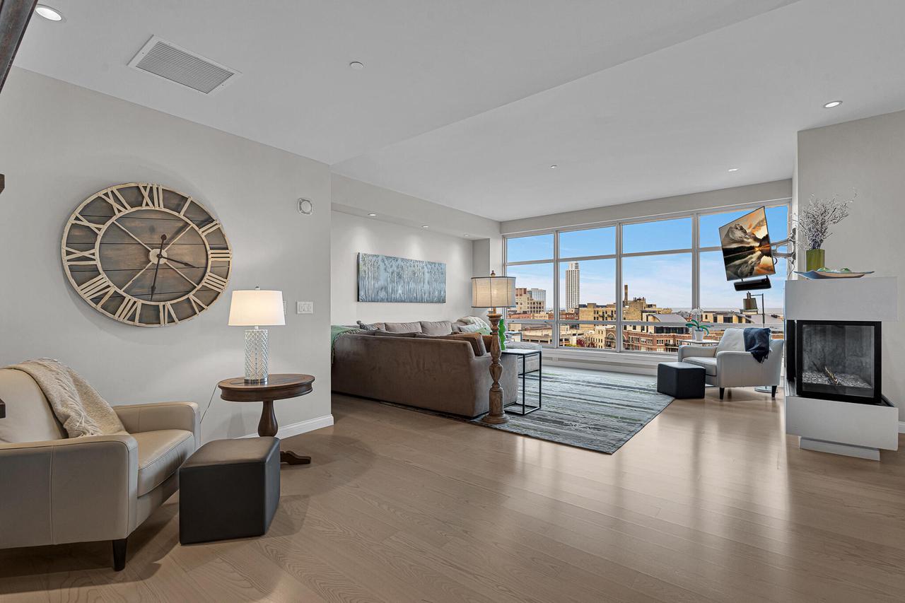 106 West Seeboth STREET 1004