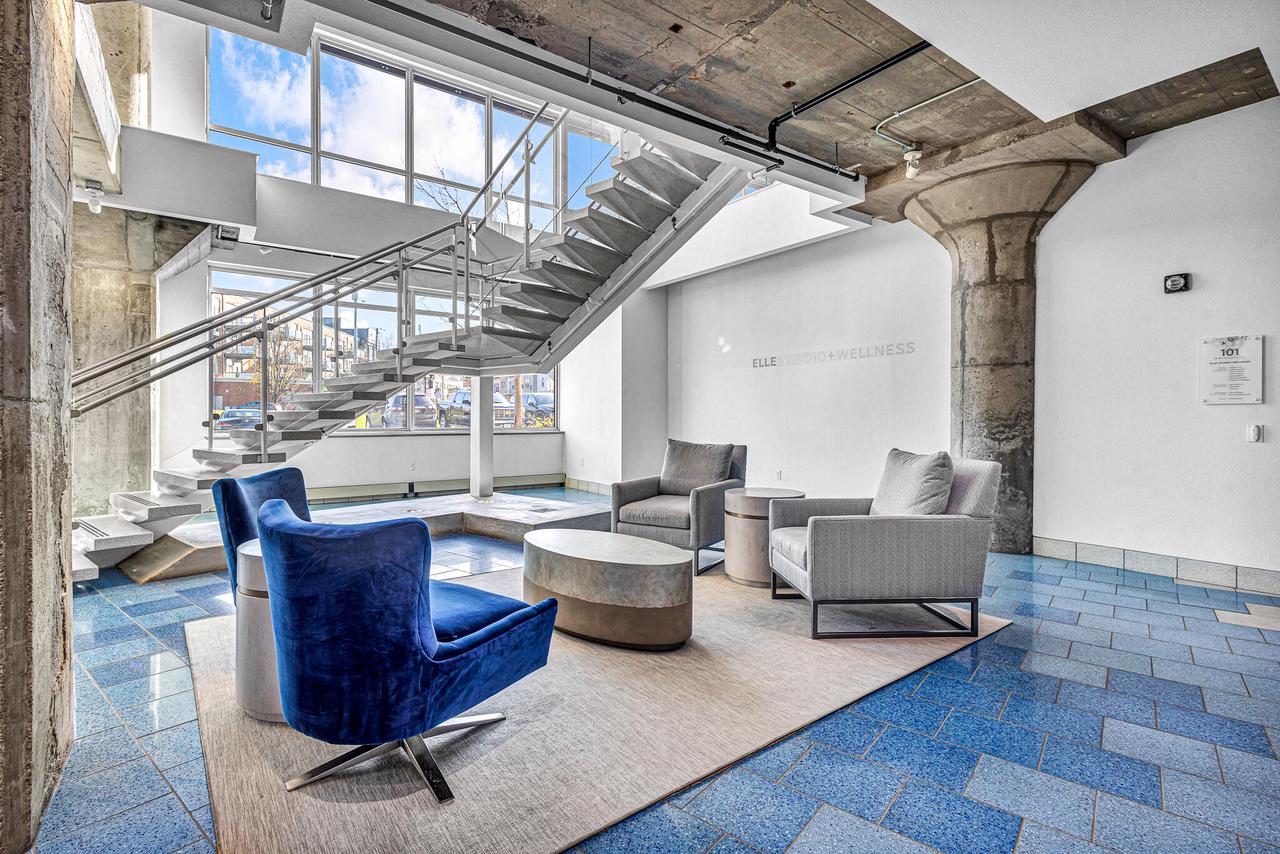 106 West Seeboth STREET 1004