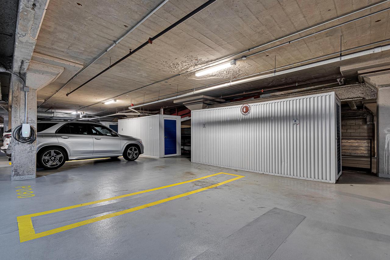 106 West Seeboth STREET 1004