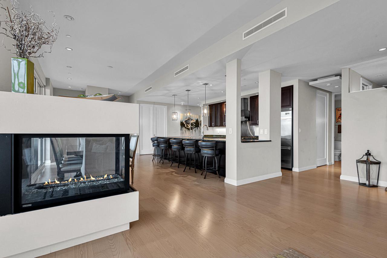 106 West Seeboth STREET 1004