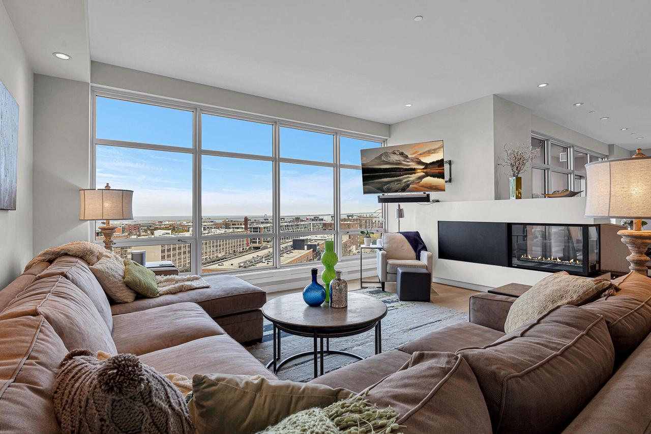 106 West Seeboth STREET 1004