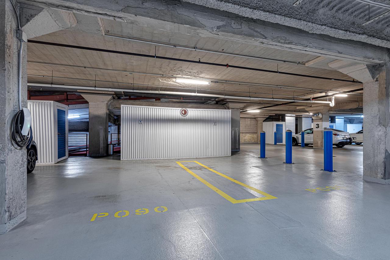 106 West Seeboth STREET 1004