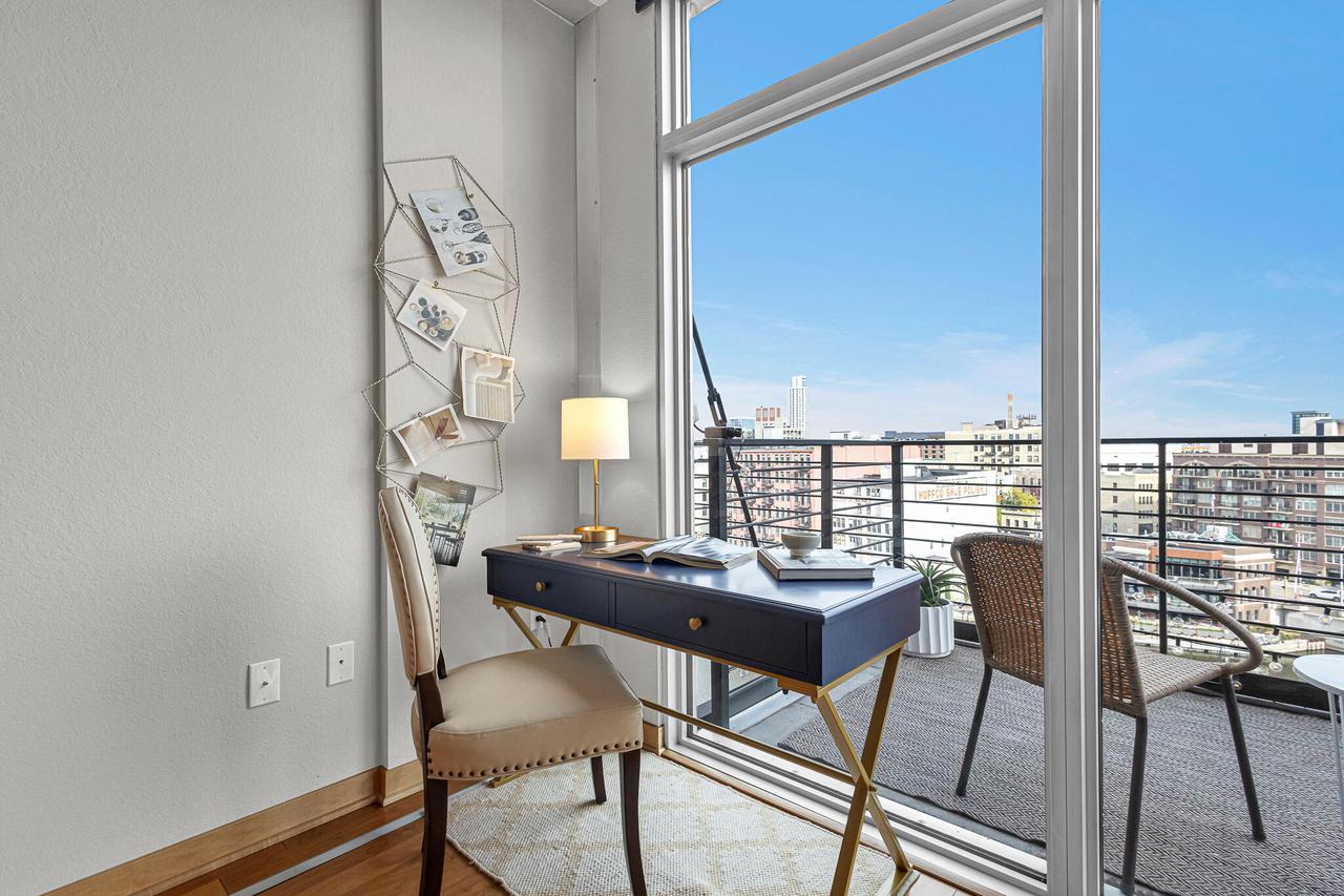 106 West Seeboth STREET 816