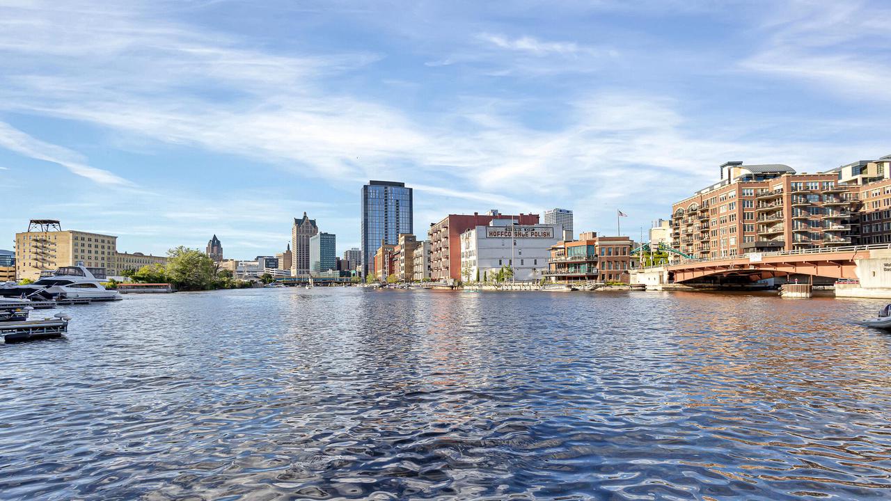 106 West Seeboth STREET 816