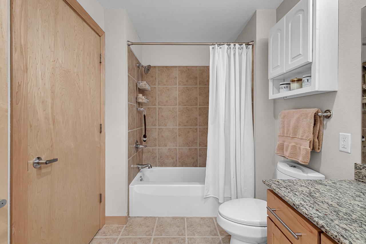 106 West Seeboth STREET 816