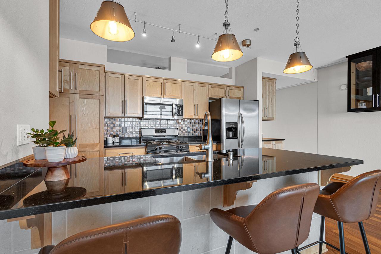 106 West Seeboth STREET 816