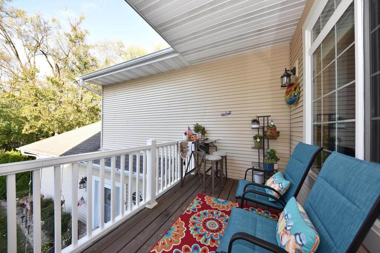 W397N5972 Autumn Woods DRIVE