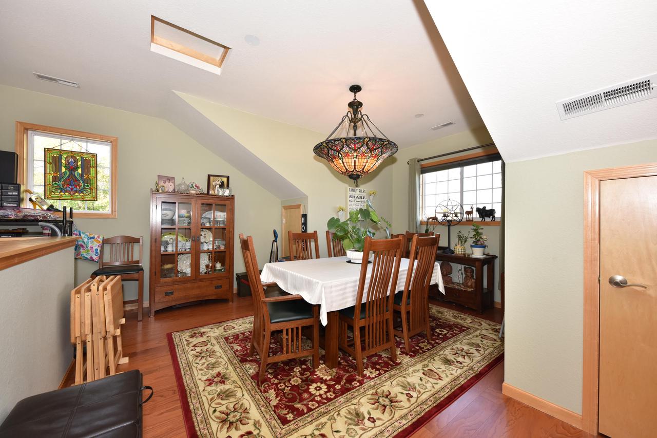 W397N5972 Autumn Woods DRIVE