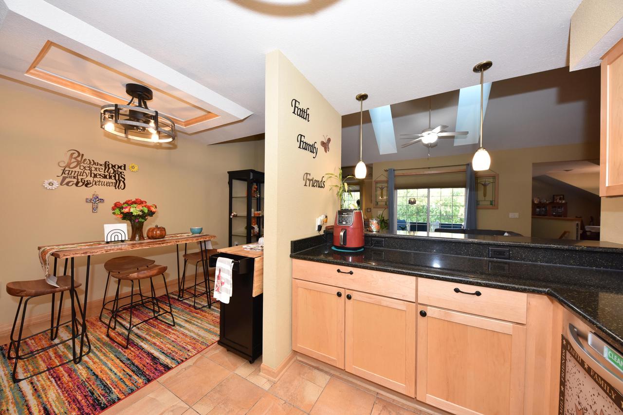 W397N5972 Autumn Woods DRIVE