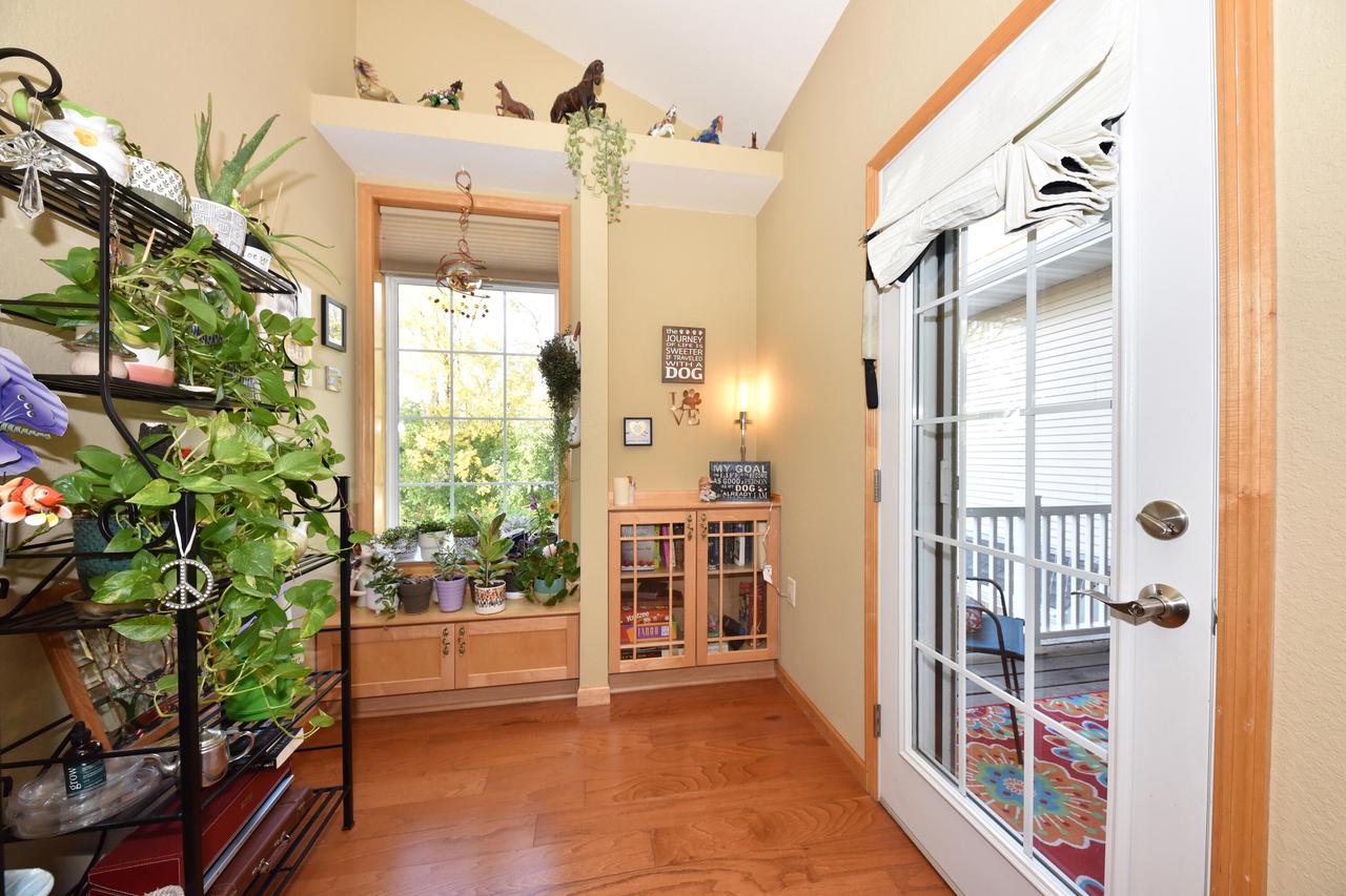 W397N5972 Autumn Woods DRIVE