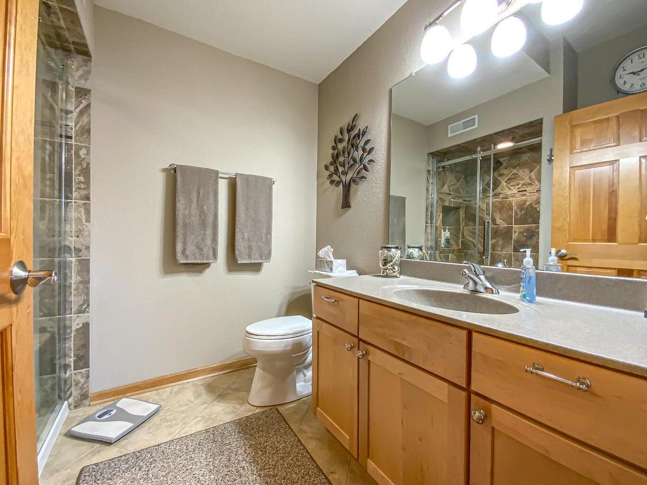 W397N5972 Autumn Woods DRIVE