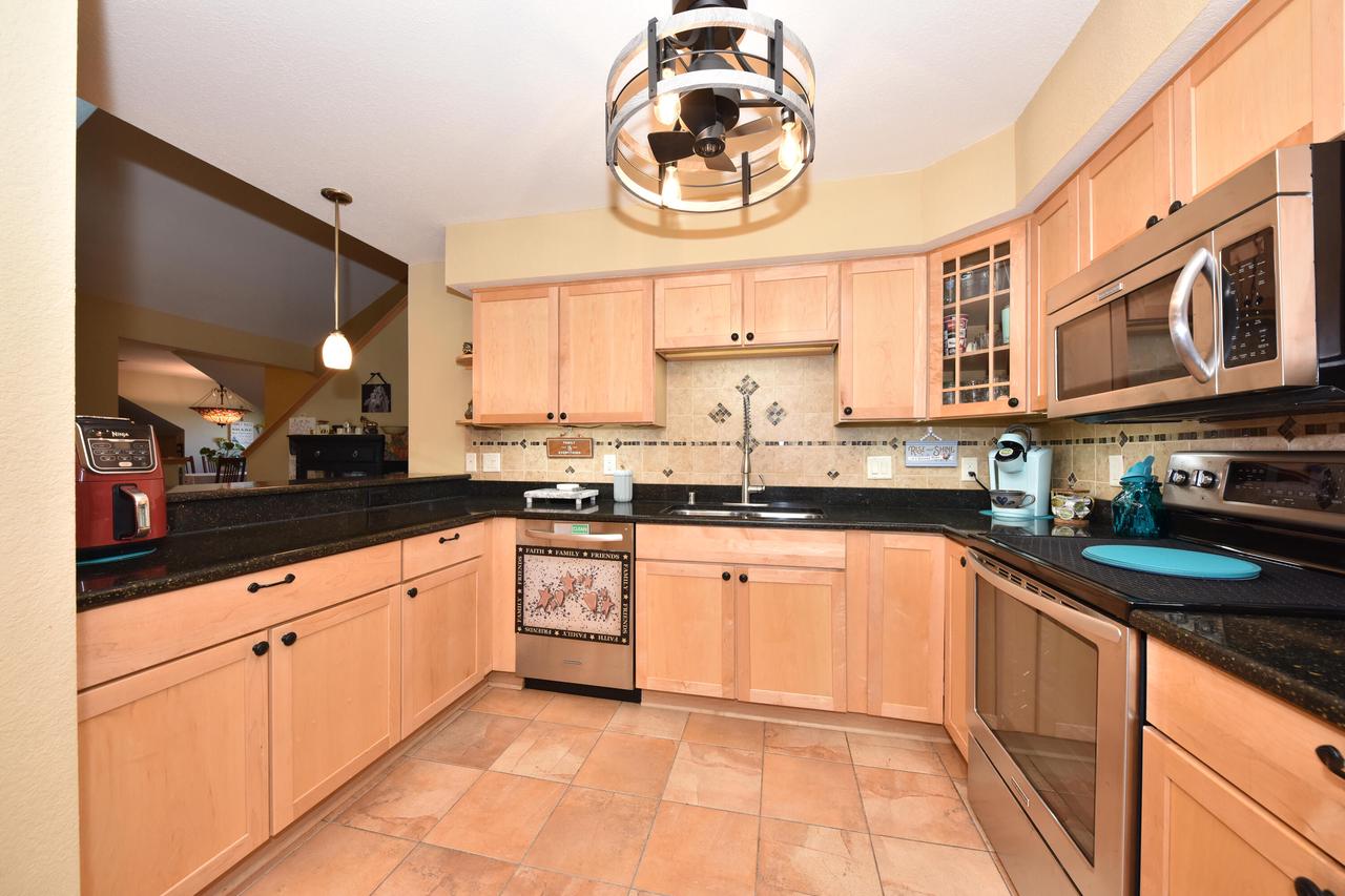 W397N5972 Autumn Woods DRIVE