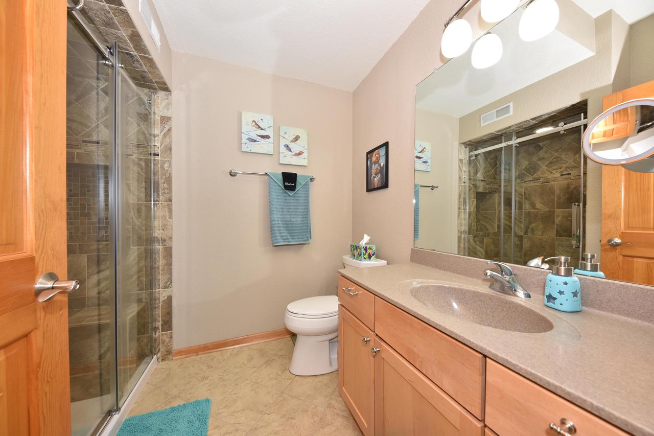 W397N5972 Autumn Woods DRIVE