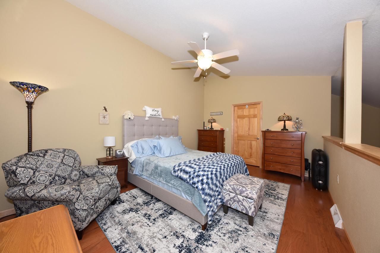 W397N5972 Autumn Woods DRIVE