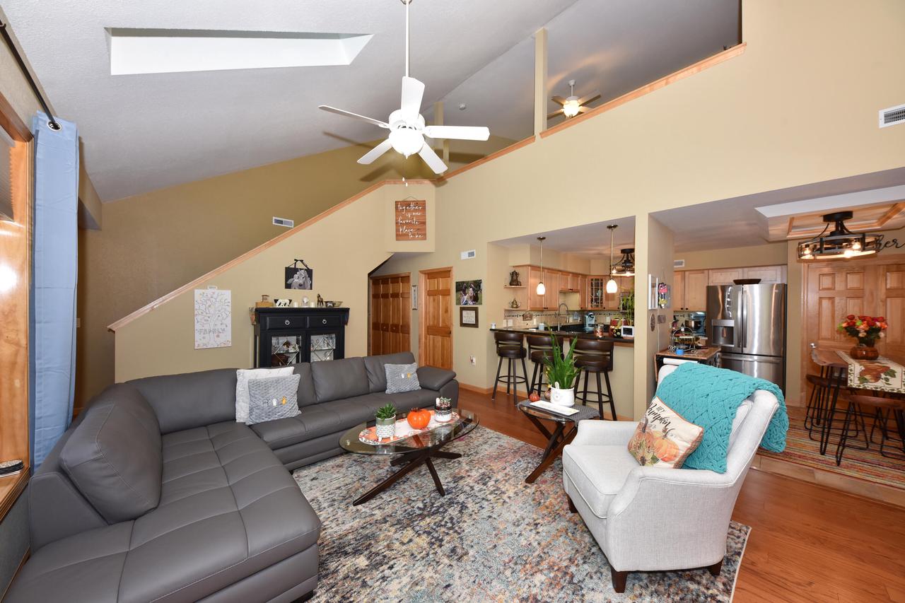 W397N5972 Autumn Woods DRIVE