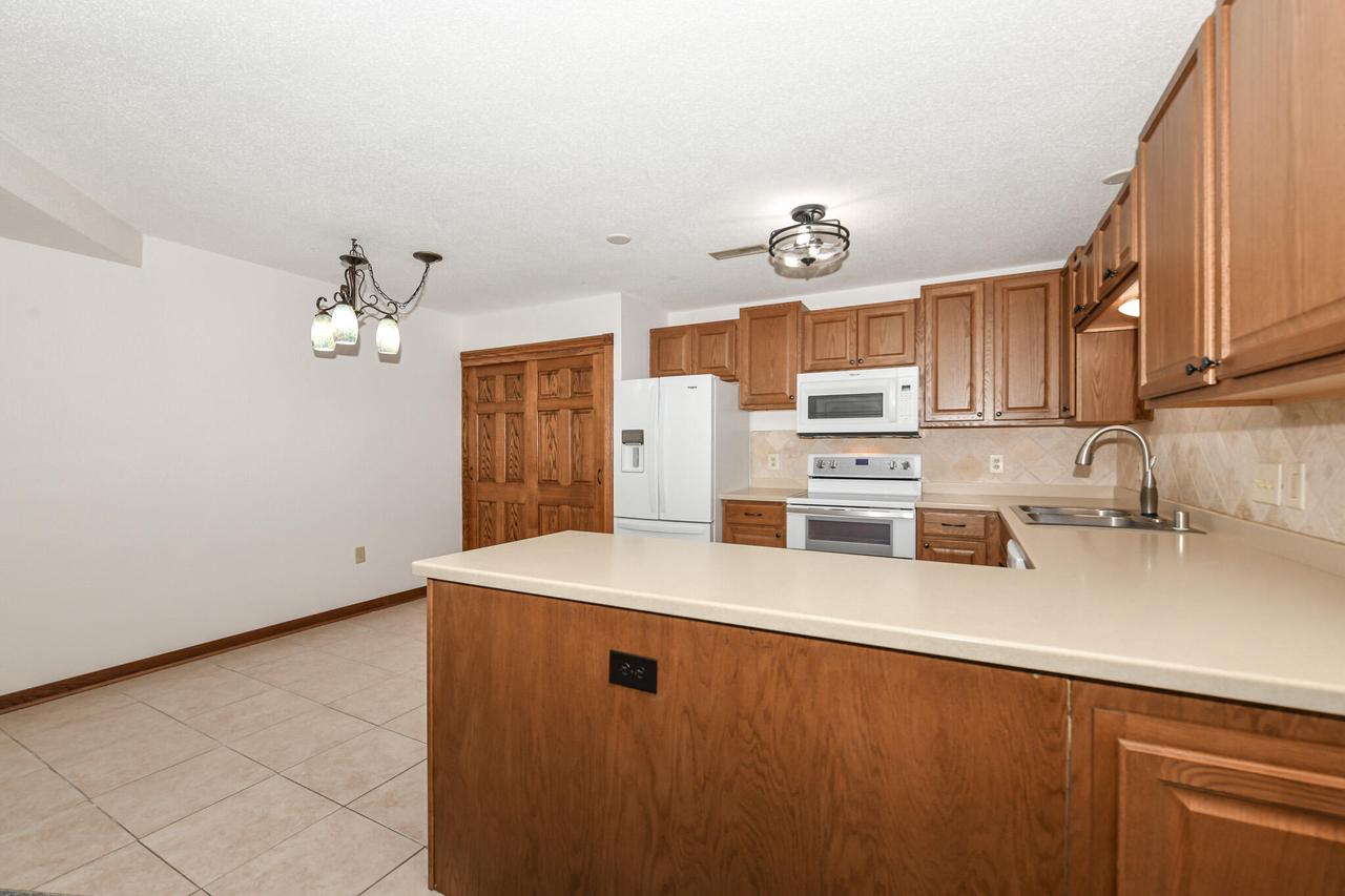 W170S7579 Gregory DRIVE H