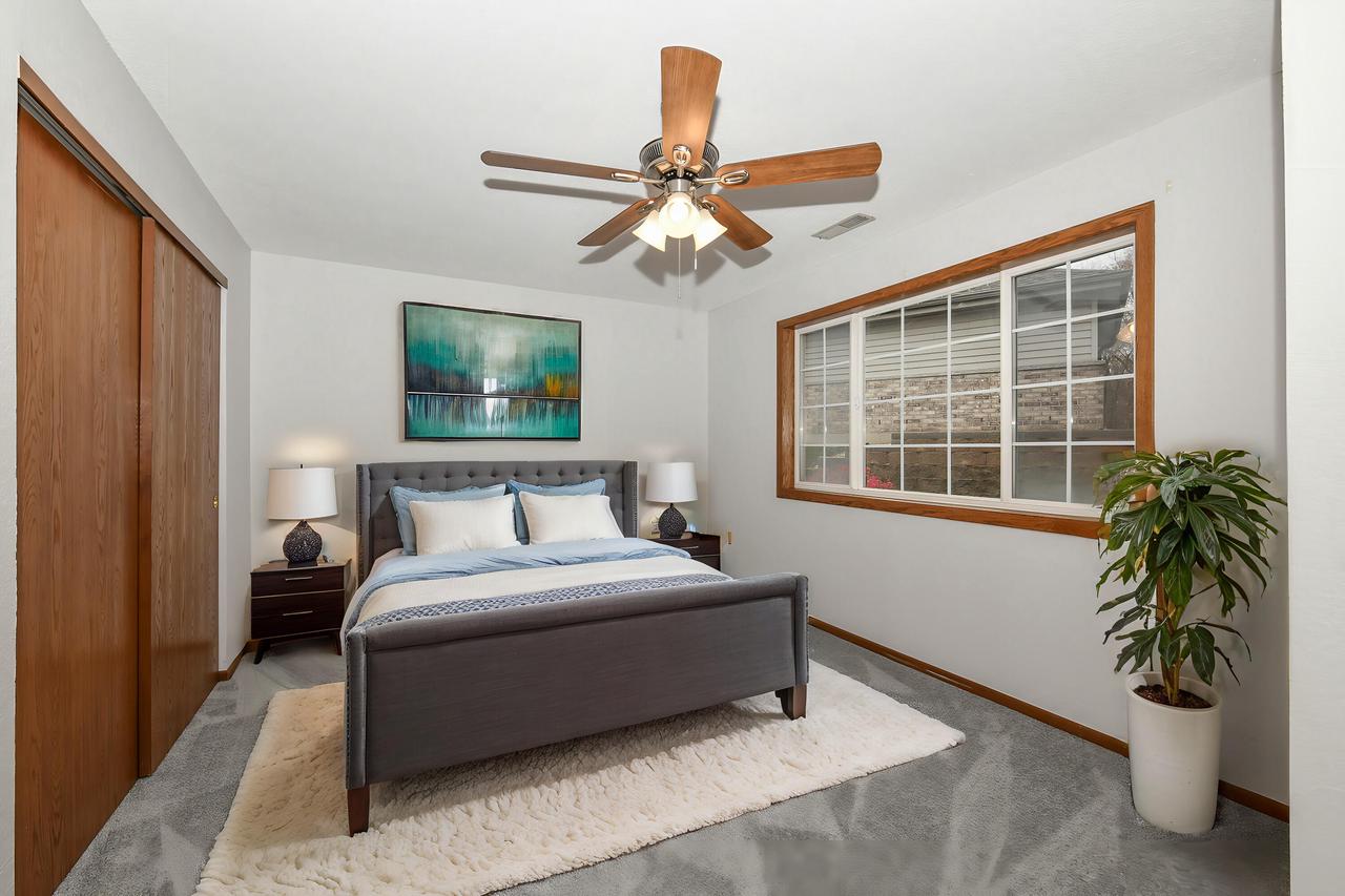 W170S7579 Gregory DRIVE H