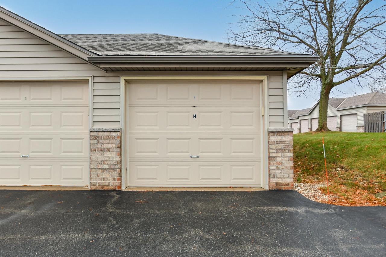 W170S7579 Gregory DRIVE H