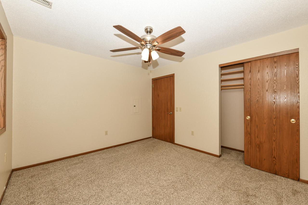 W170S7579 Gregory DRIVE H