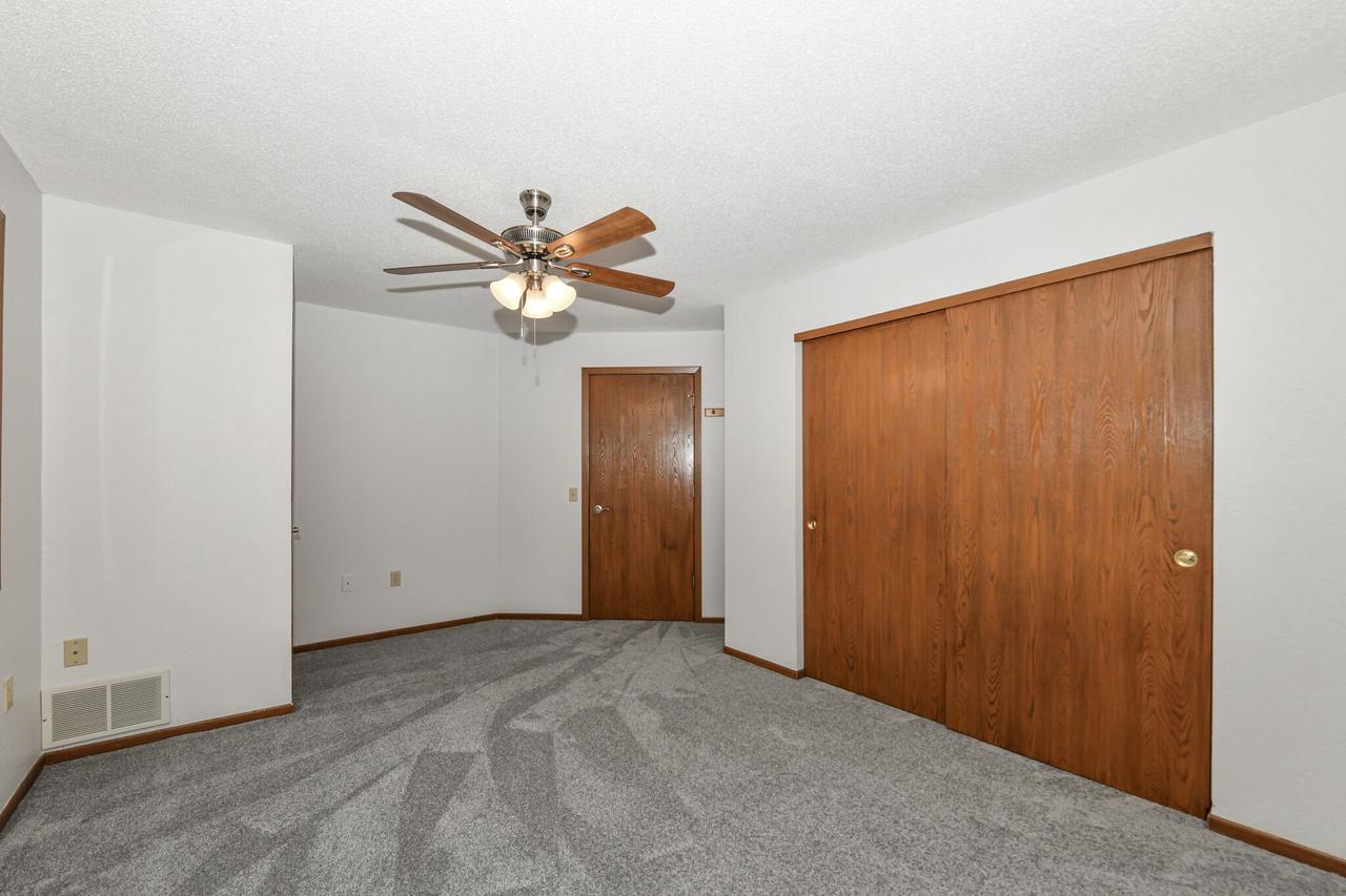 W170S7579 Gregory DRIVE H