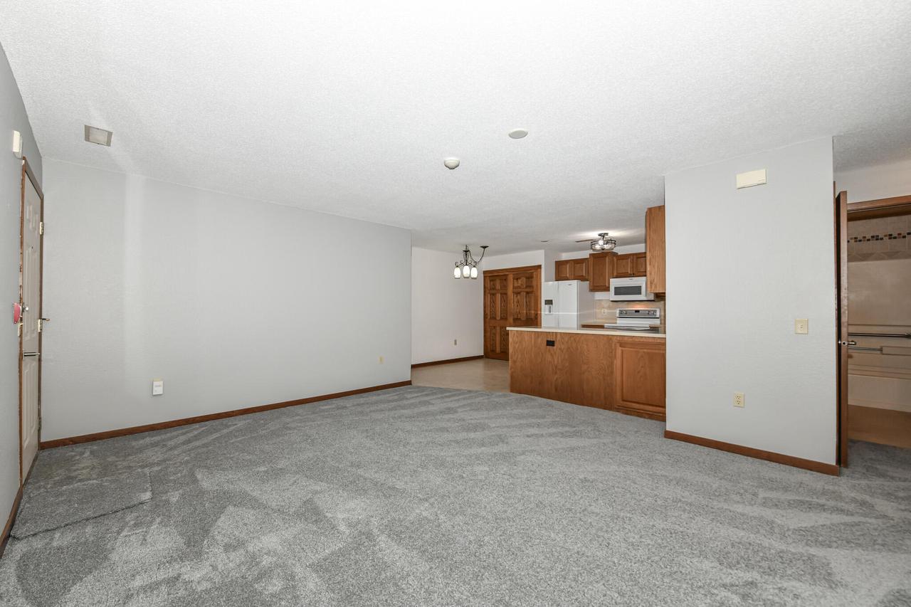 W170S7579 Gregory DRIVE H