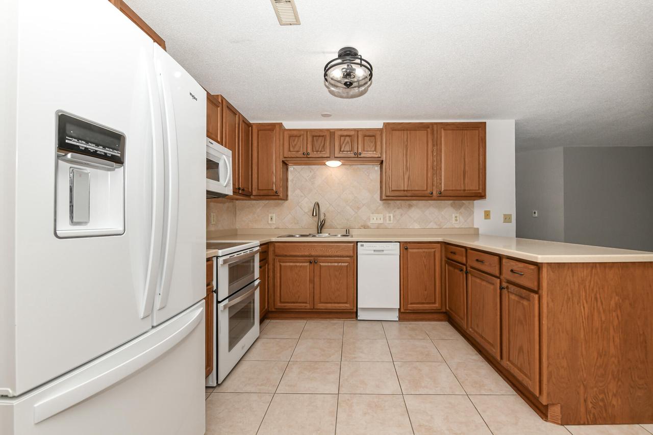 W170S7579 Gregory DRIVE H